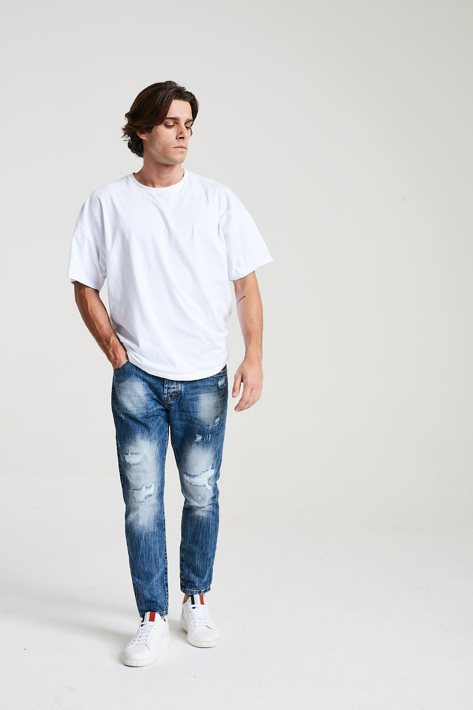 Classic Blue Jeans With Pocket Detail
