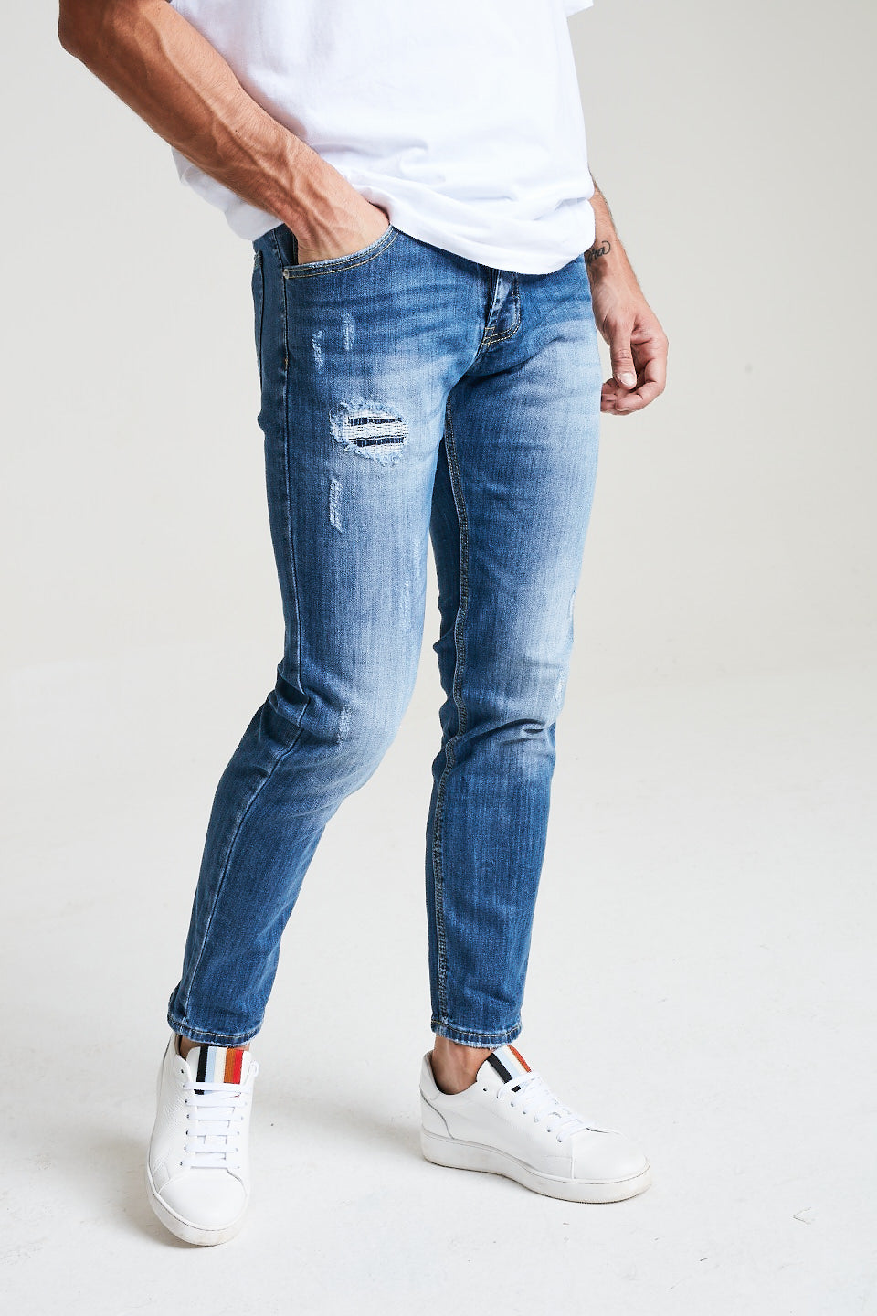 Classic Blue Jeans With Pocket Detail